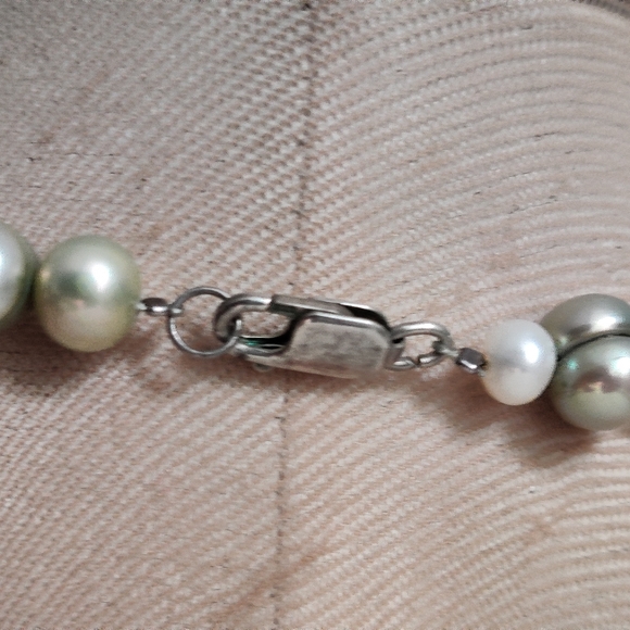 Genuine Cultured Pearls Necklace - Picture 5 of 14